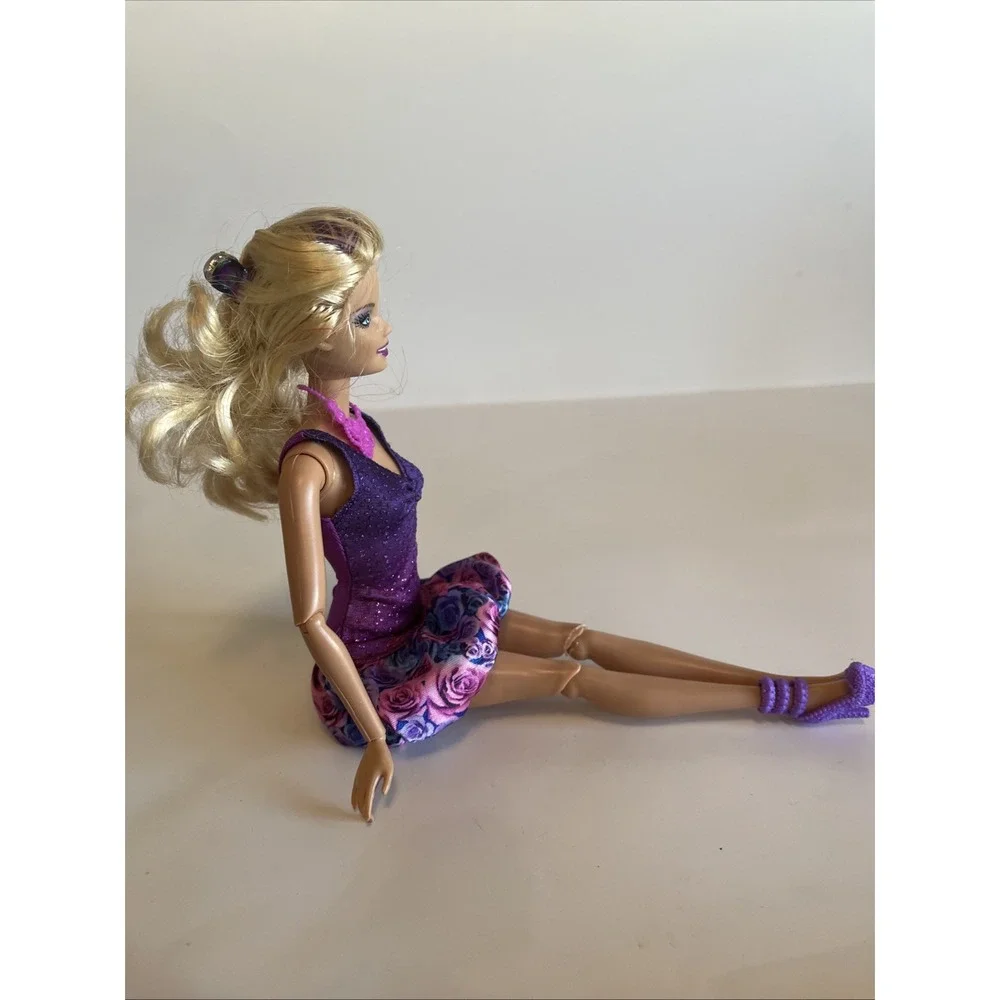 Mattel 2012 Barbie Fashionistas Articulated Doll Colors Edition Purple & Outfit